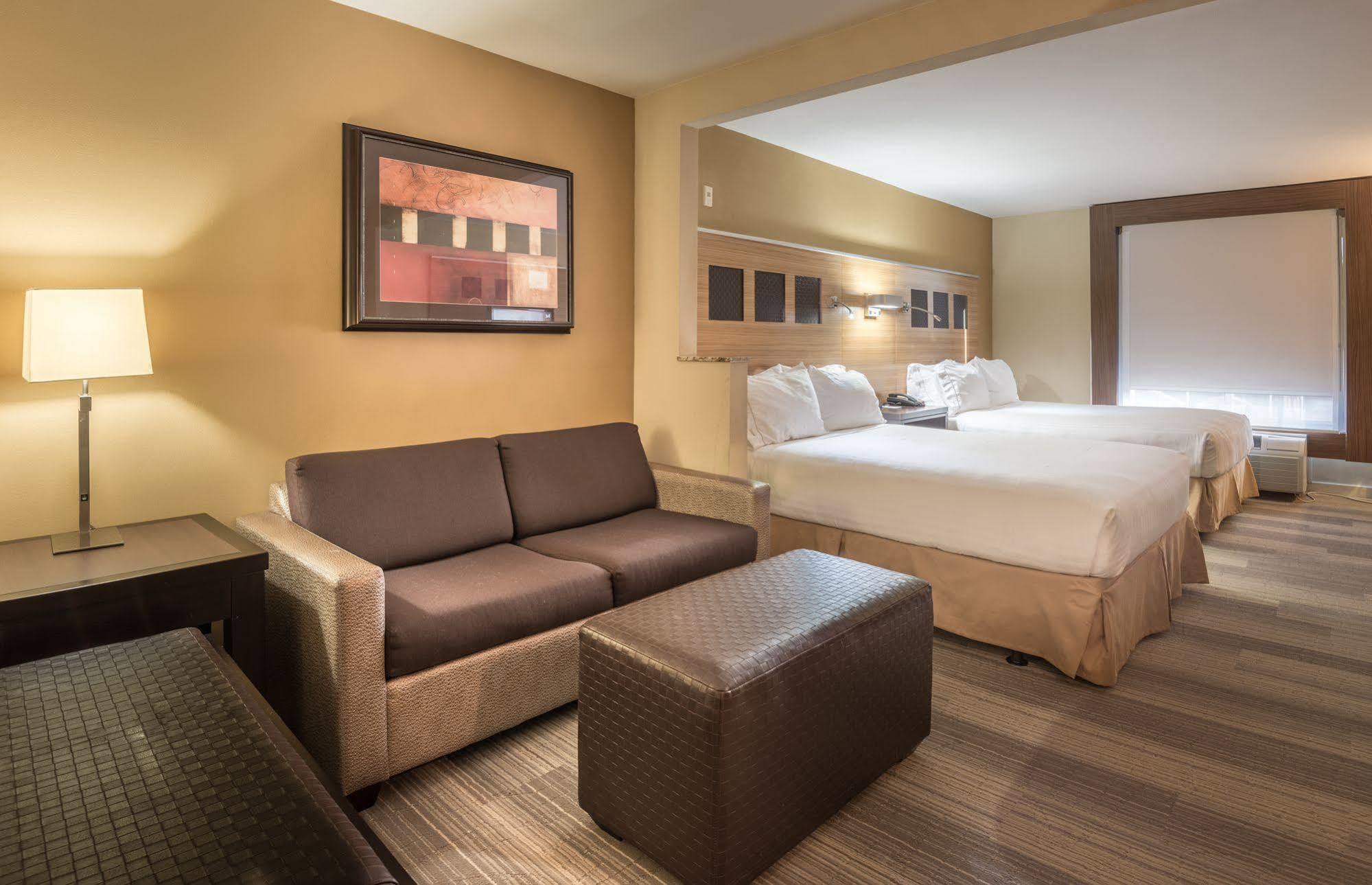 Holiday Inn Express Hotel & Suites Plano West - Frisco By Ihg Dış mekan fotoğraf