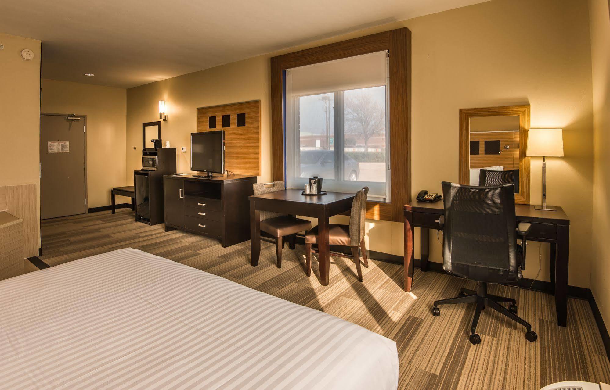 Holiday Inn Express Hotel & Suites Plano West - Frisco By Ihg Dış mekan fotoğraf